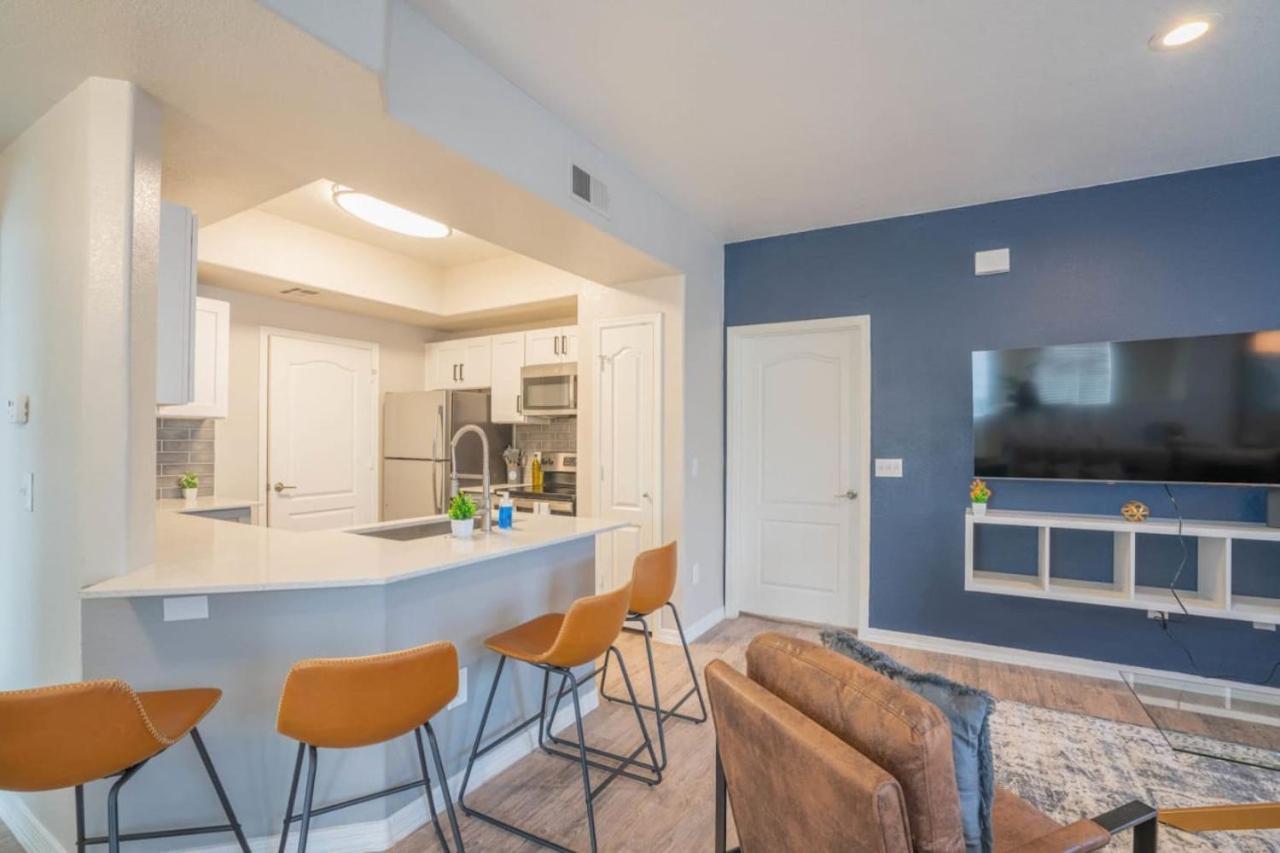 Posh 2Bd - Midtown - Gym, Pool, W-D, Parking - Sleeps 8 Apartamento Phoenix Exterior foto