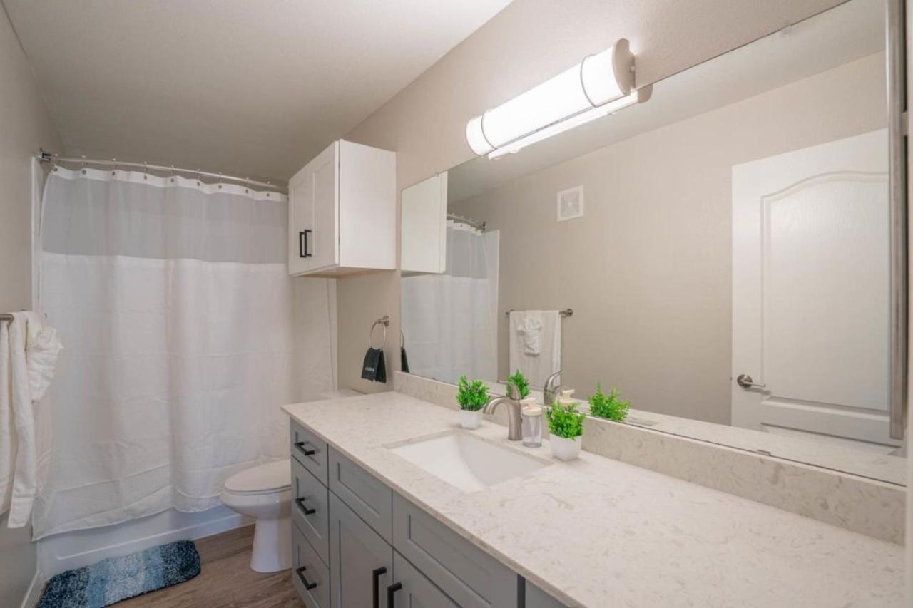 Posh 2Bd - Midtown - Gym, Pool, W-D, Parking - Sleeps 8 Apartamento Phoenix Exterior foto