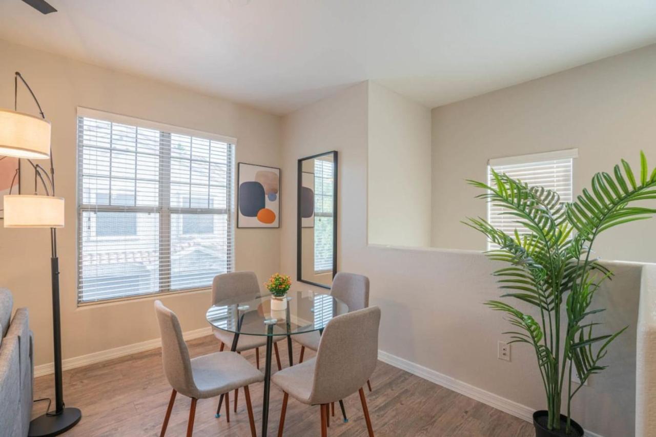 Posh 2Bd - Midtown - Gym, Pool, W-D, Parking - Sleeps 8 Apartamento Phoenix Exterior foto